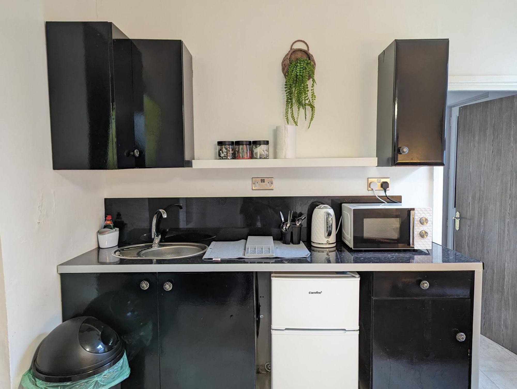 Inner-City Apartments - Basic Amenites Cardiff Ngoại thất bức ảnh