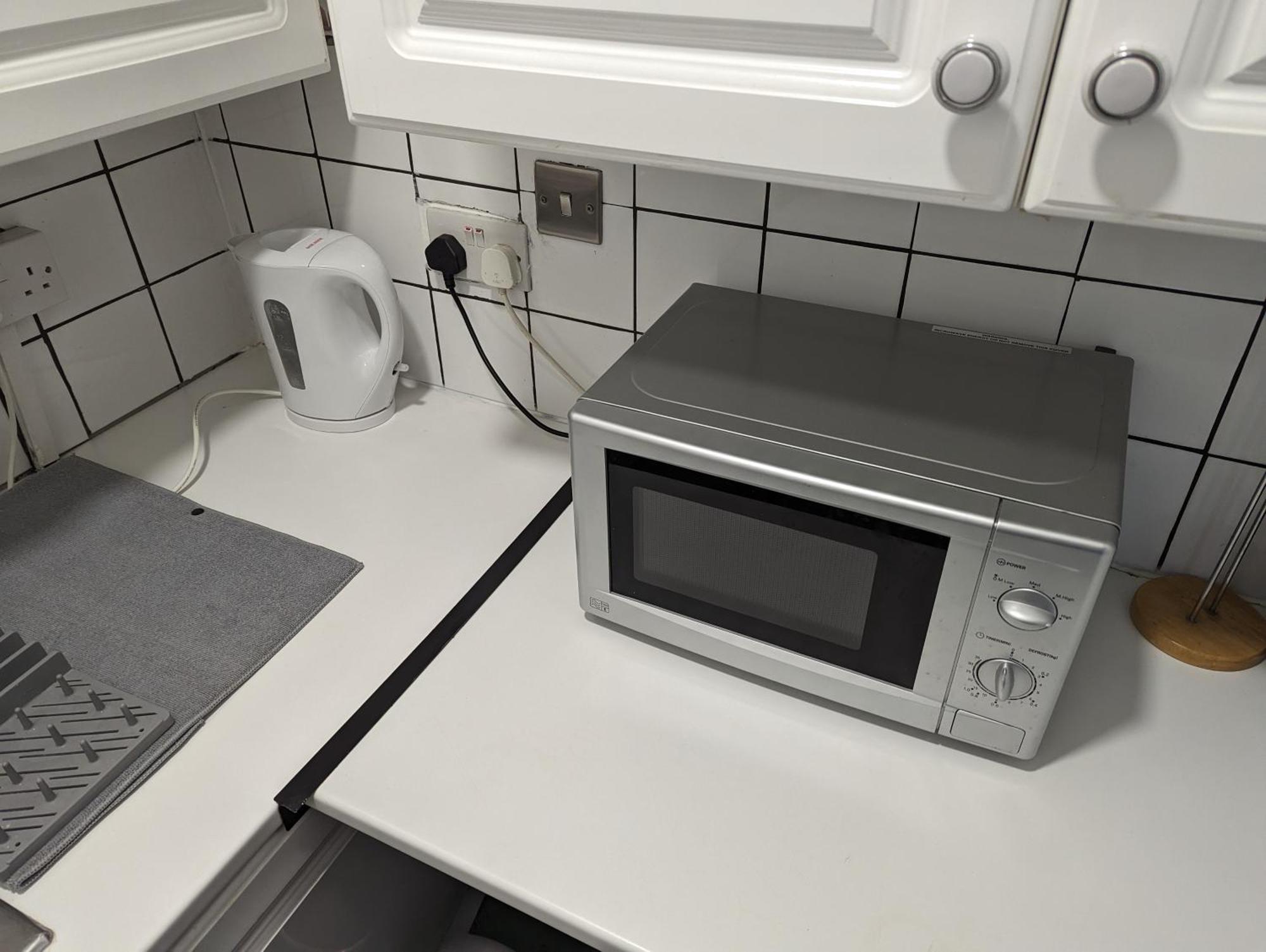 Inner-City Apartments - Basic Amenites Cardiff Ngoại thất bức ảnh