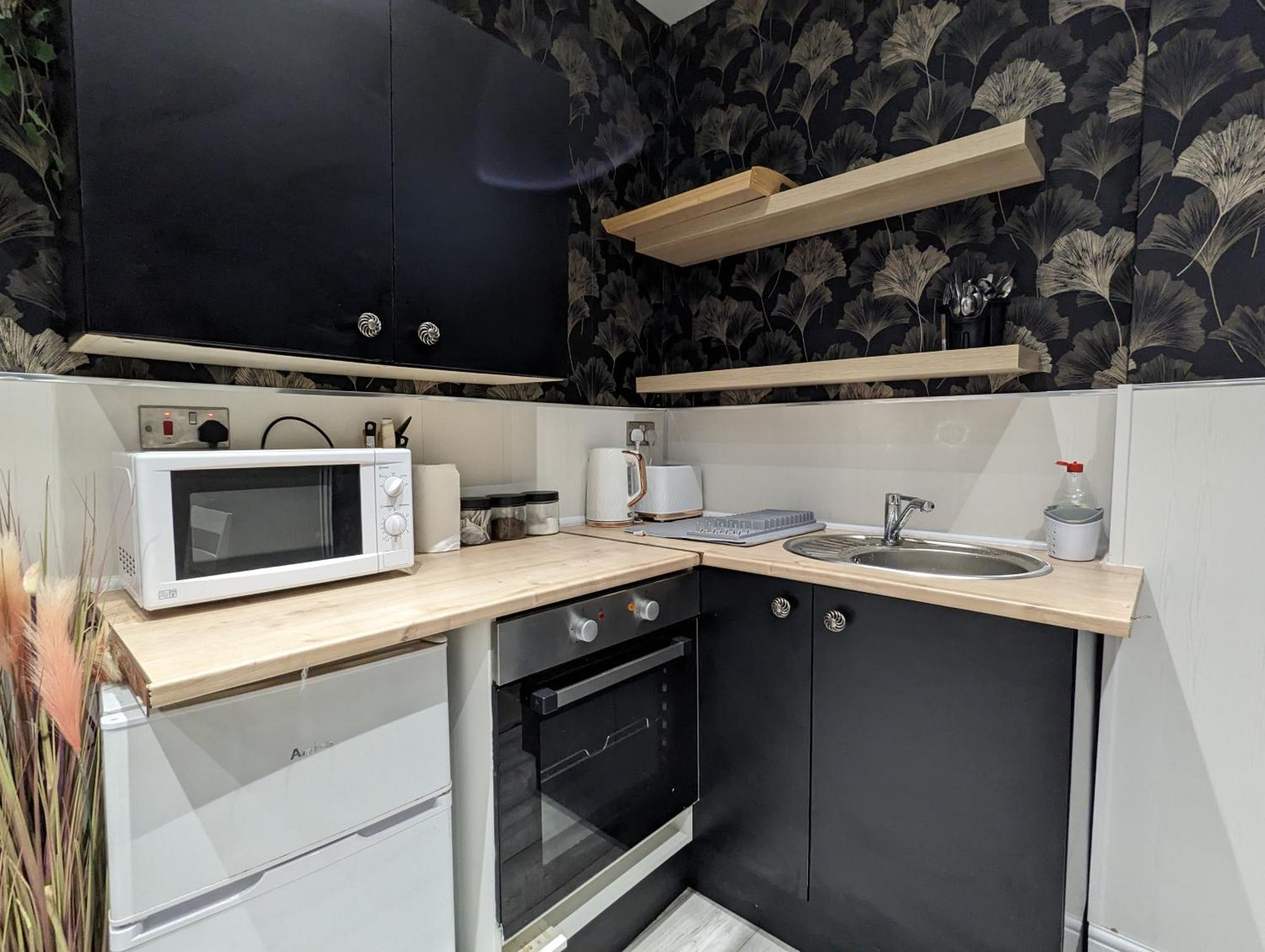 Inner-City Apartments - Basic Amenites Cardiff Ngoại thất bức ảnh