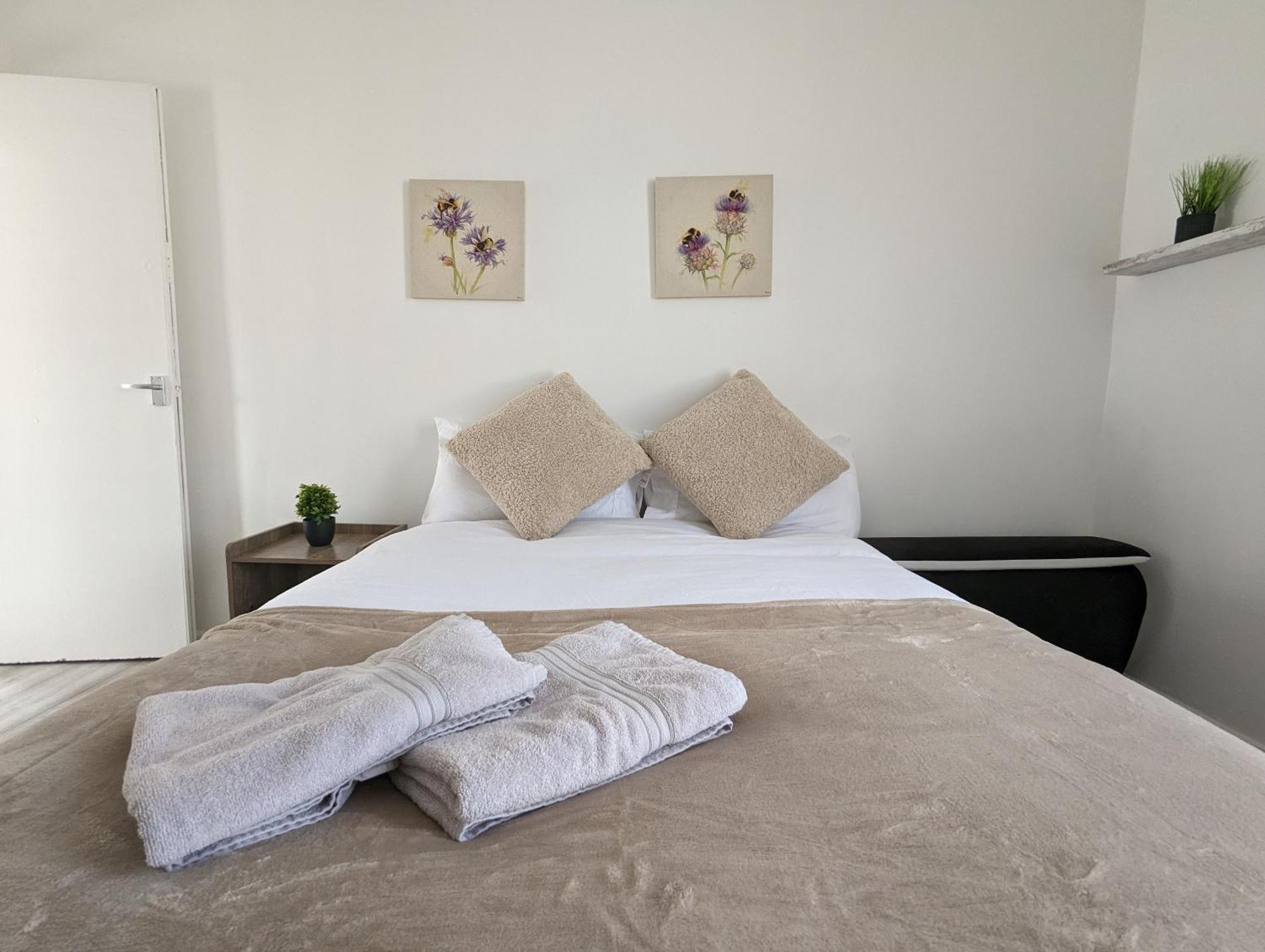 Inner-City Apartments - Basic Amenites Cardiff Ngoại thất bức ảnh