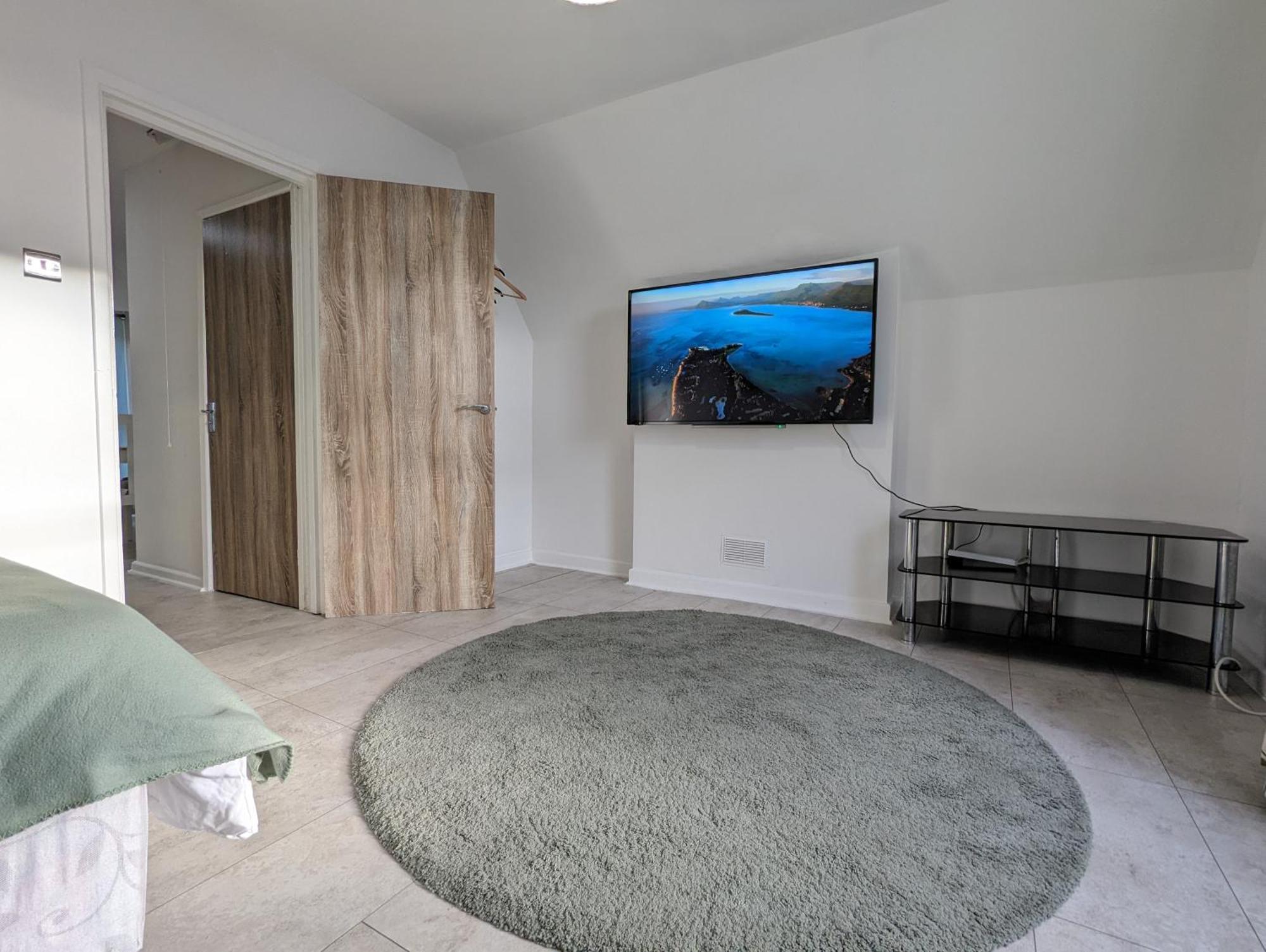 Inner-City Apartments - Basic Amenites Cardiff Ngoại thất bức ảnh
